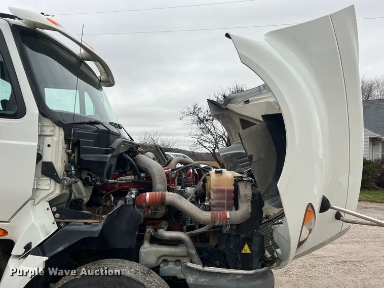 image for item JU9733 2014 International ProStar 122  semi truck