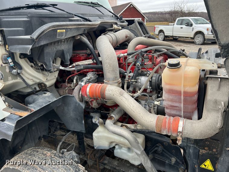 image for item JU9733 2014 International ProStar 122  semi truck