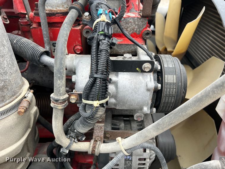 image for item JU9733 2014 International ProStar 122  semi truck