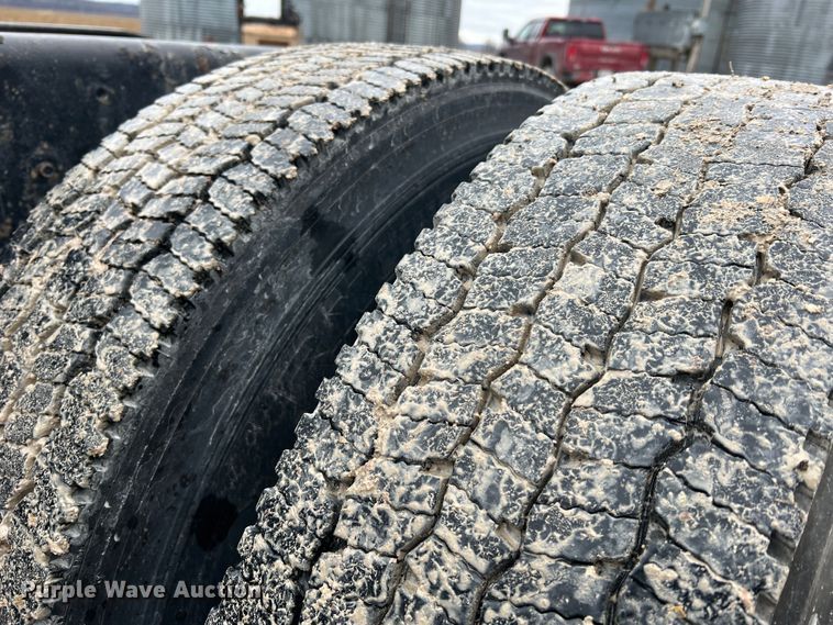 image for item JU9733 2014 International ProStar 122  semi truck