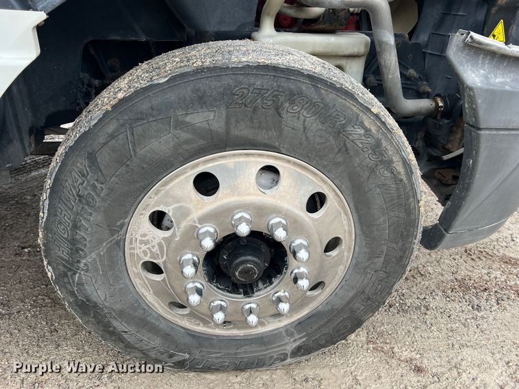 image for item JU9733 2014 International ProStar 122  semi truck