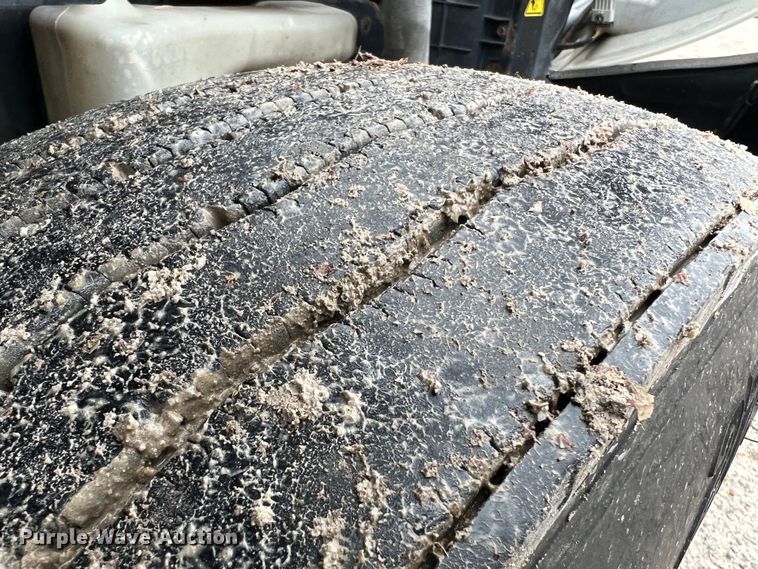 image for item JU9733 2014 International ProStar 122  semi truck