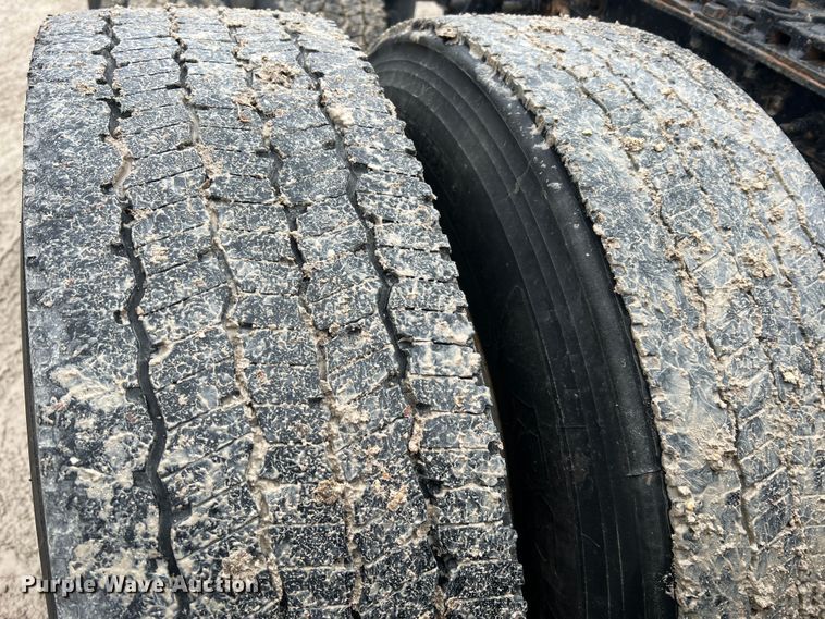 image for item JU9733 2014 International ProStar 122  semi truck