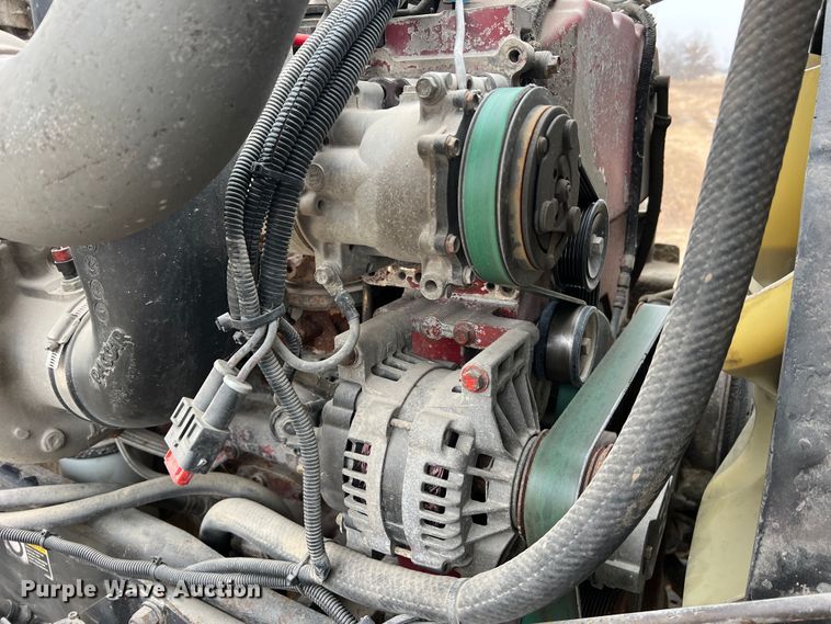 image for item JU9746 2005 Kenworth W900  semi truck