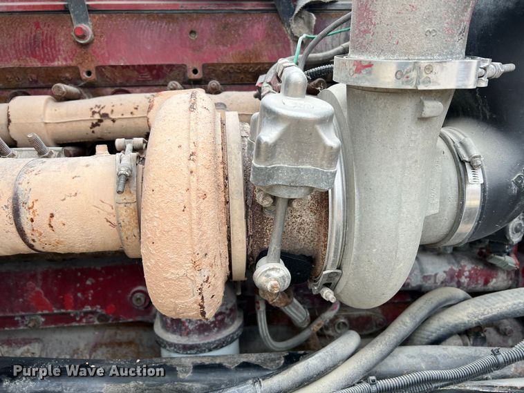 image for item JU9746 2005 Kenworth W900  semi truck