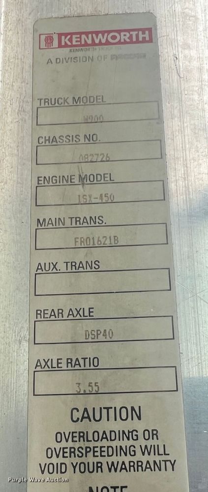 image for item JU9746 2005 Kenworth W900  semi truck