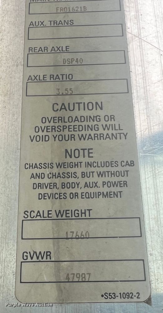 image for item JU9746 2005 Kenworth W900  semi truck