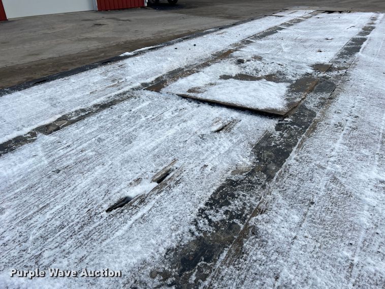 image for item JU9863 2013 Landoll 440L  drop tilt deck equipment trailer