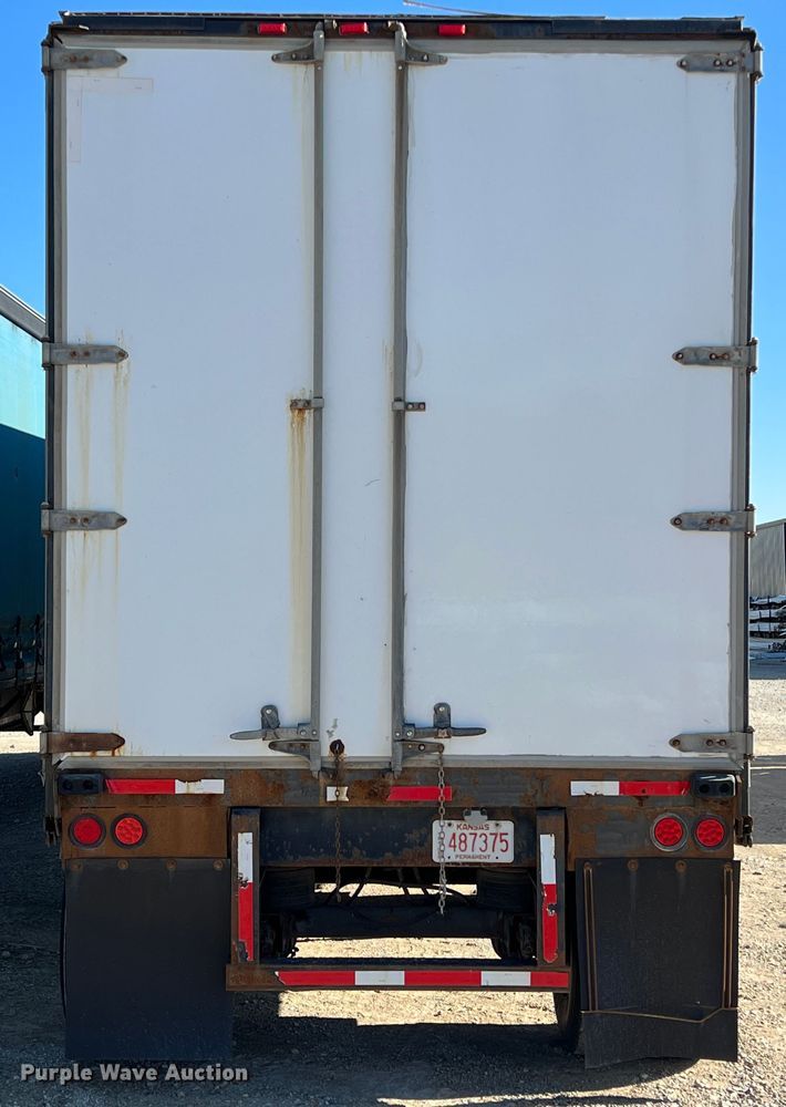 image for item JV9469 2001 Utility Trailers  dry van trailer