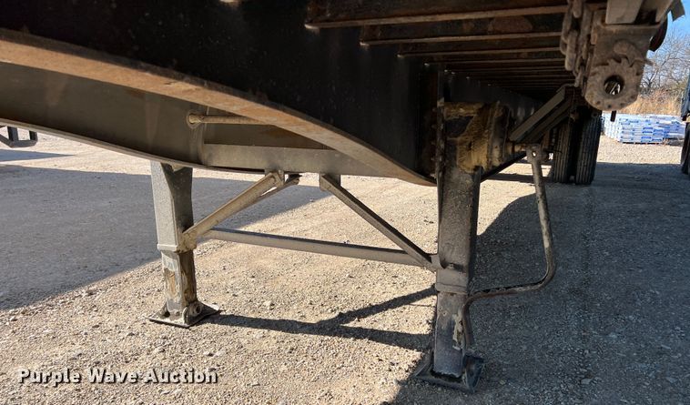 image for item JV9469 2001 Utility Trailers  dry van trailer