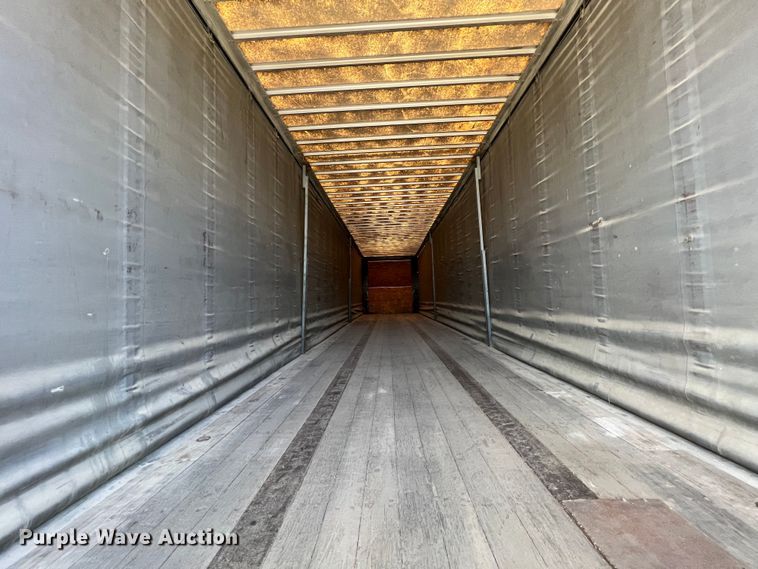 image for item JV9469 2001 Utility Trailers  dry van trailer