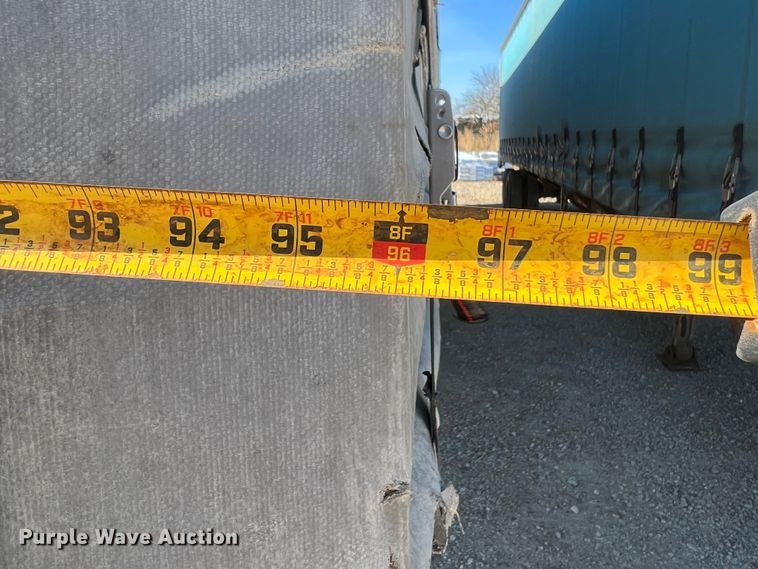 image for item JV9469 2001 Utility Trailers  dry van trailer