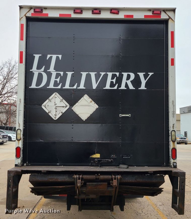 image for item JW9879 2007 Hino 268  box truck