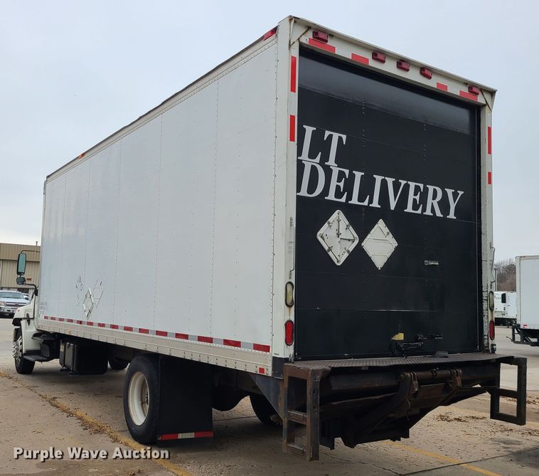 image for item JW9879 2007 Hino 268  box truck