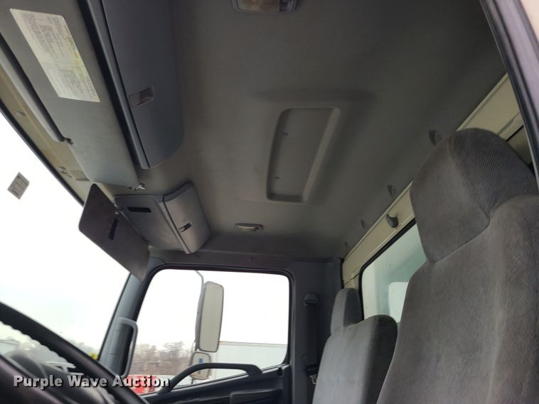 image for item JW9879 2007 Hino 268  box truck