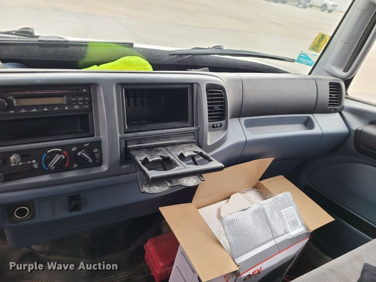 image for item JW9879 2007 Hino 268  box truck