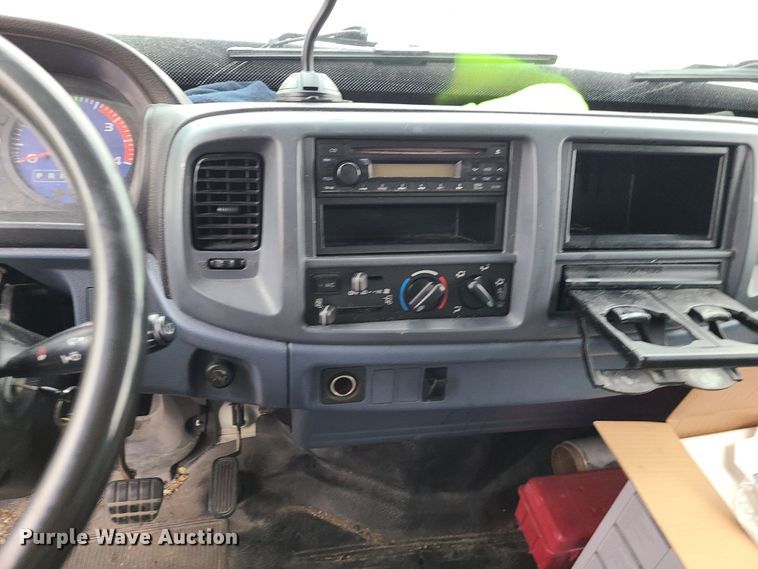 image for item JW9879 2007 Hino 268  box truck