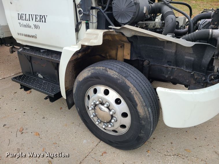 image for item JW9879 2007 Hino 268  box truck