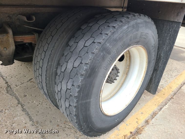 image for item JW9879 2007 Hino 268  box truck