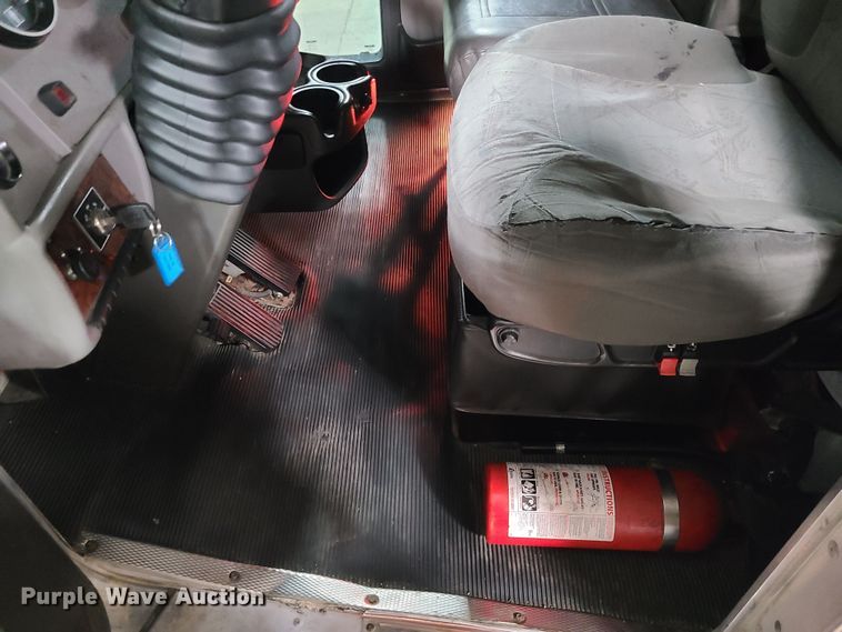 image for item JW9880 2009 Kenworth T370  box truck