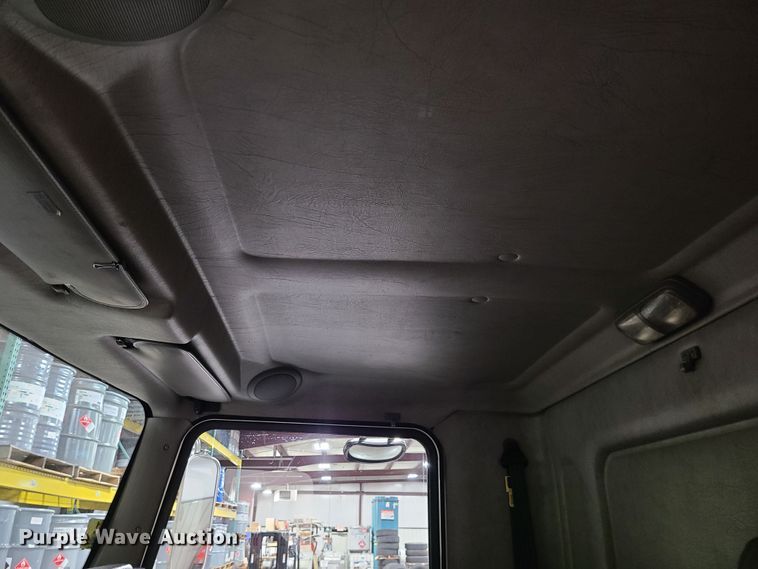 image for item JW9880 2009 Kenworth T370  box truck