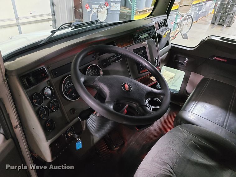 image for item JW9880 2009 Kenworth T370  box truck