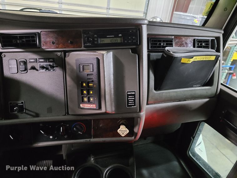 image for item JW9880 2009 Kenworth T370  box truck