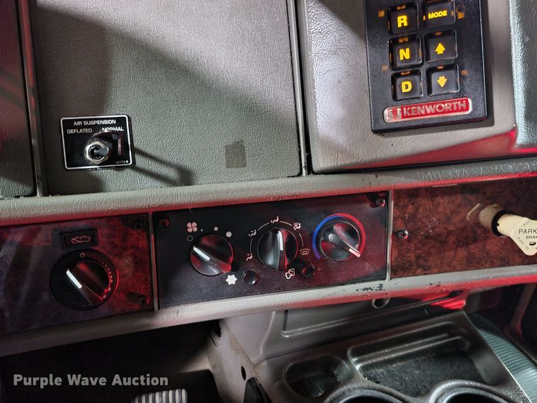 image for item JW9880 2009 Kenworth T370  box truck