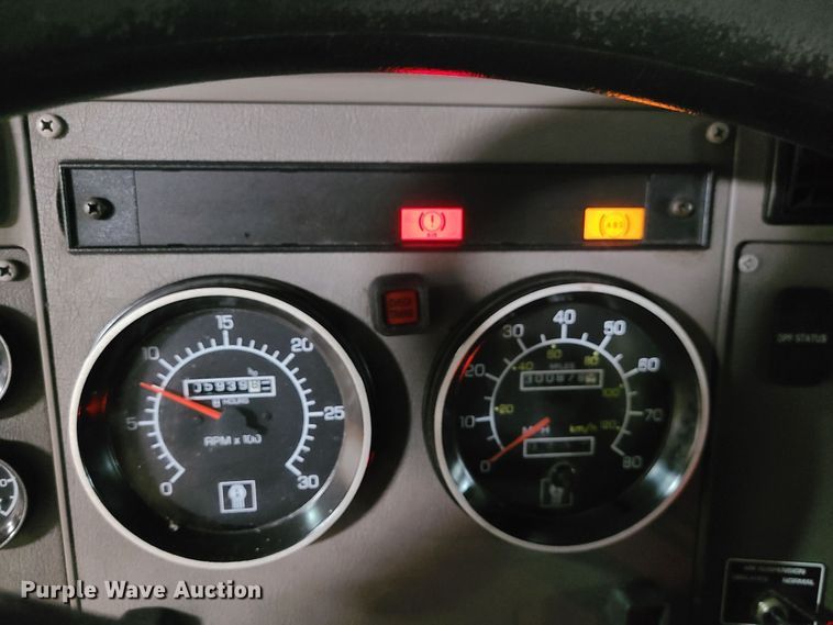 image for item JW9880 2009 Kenworth T370  box truck