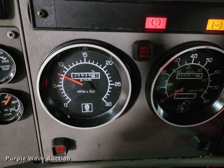 image for item JW9880 2009 Kenworth T370  box truck