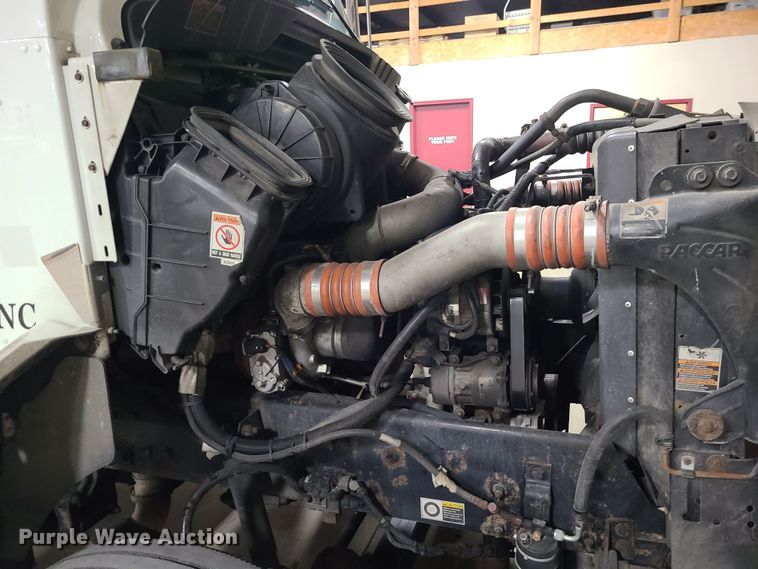 image for item JW9880 2009 Kenworth T370  box truck