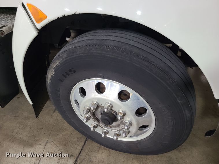 image for item JW9880 2009 Kenworth T370  box truck