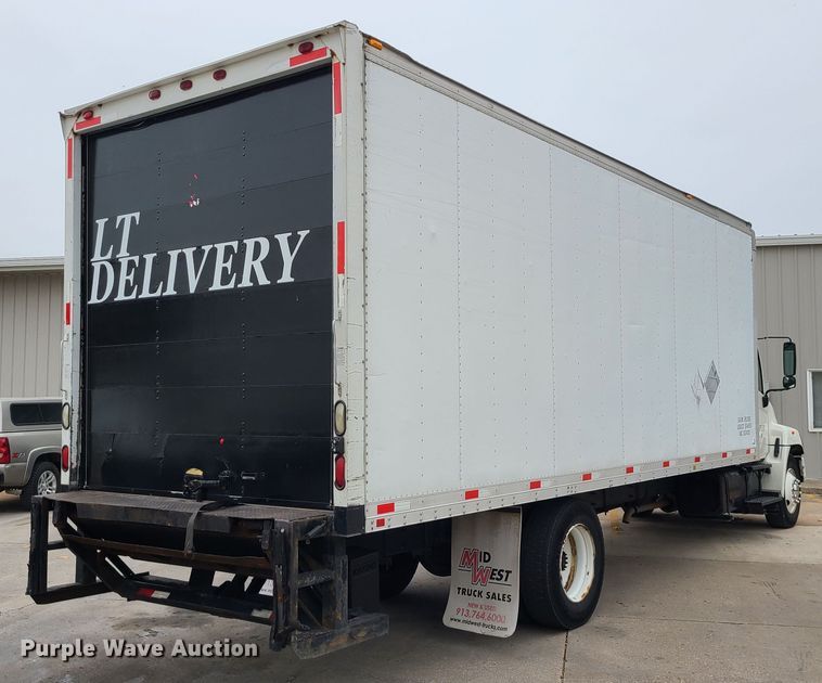 image for item JW9881 2007 Hino 268  box truck