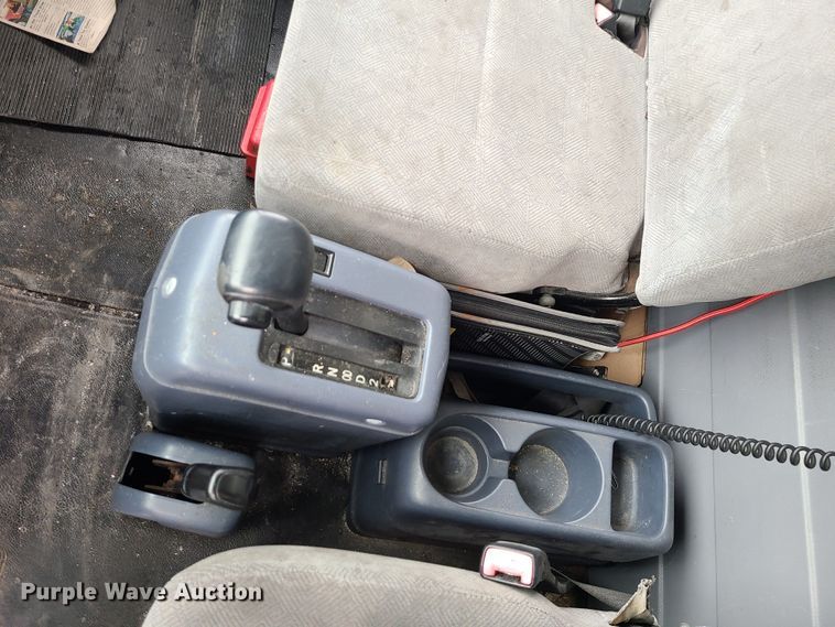 image for item JW9881 2007 Hino 268  box truck