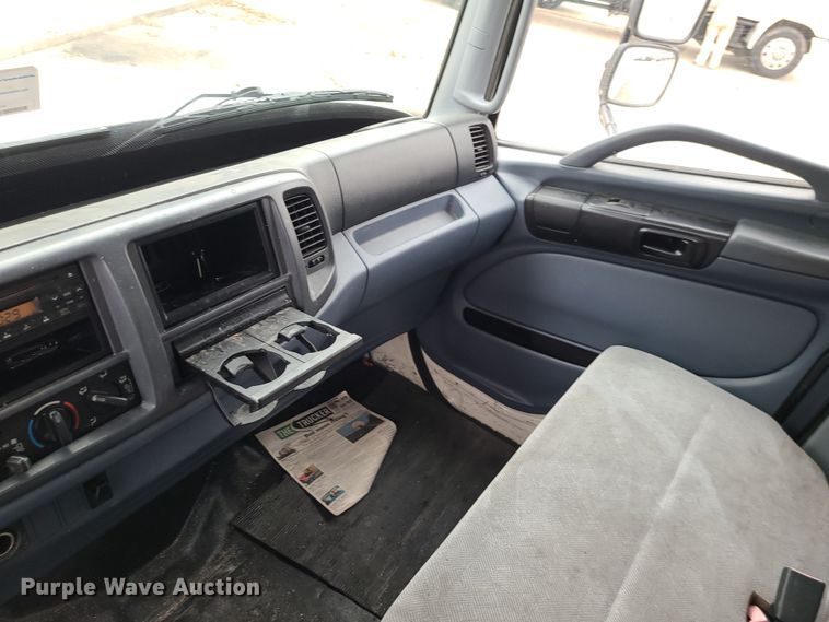 image for item JW9881 2007 Hino 268  box truck