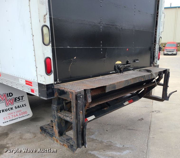 image for item JW9881 2007 Hino 268  box truck