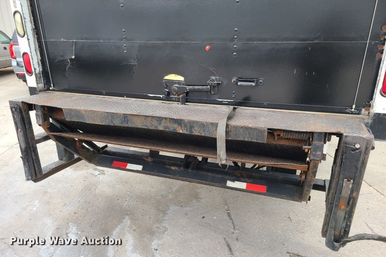 image for item JW9881 2007 Hino 268  box truck