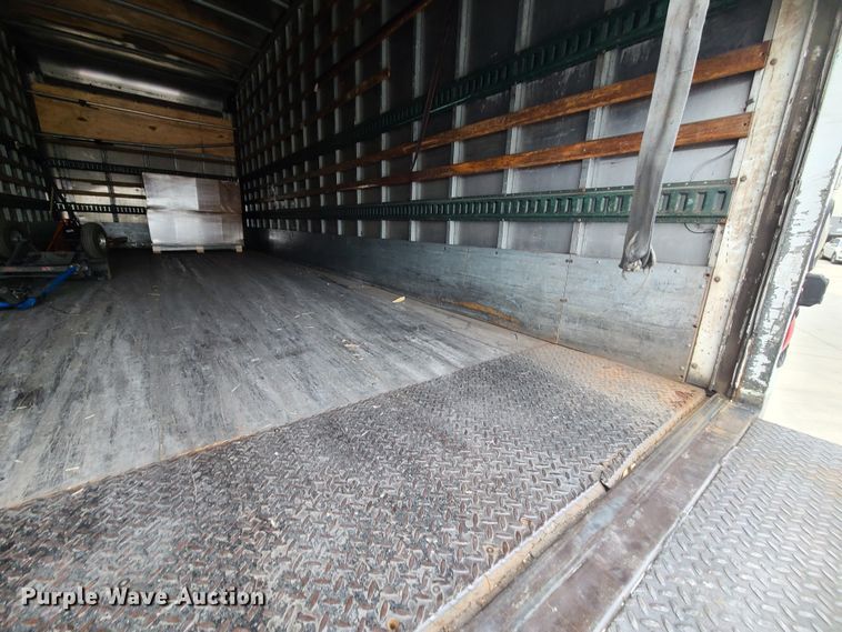 image for item JW9881 2007 Hino 268  box truck