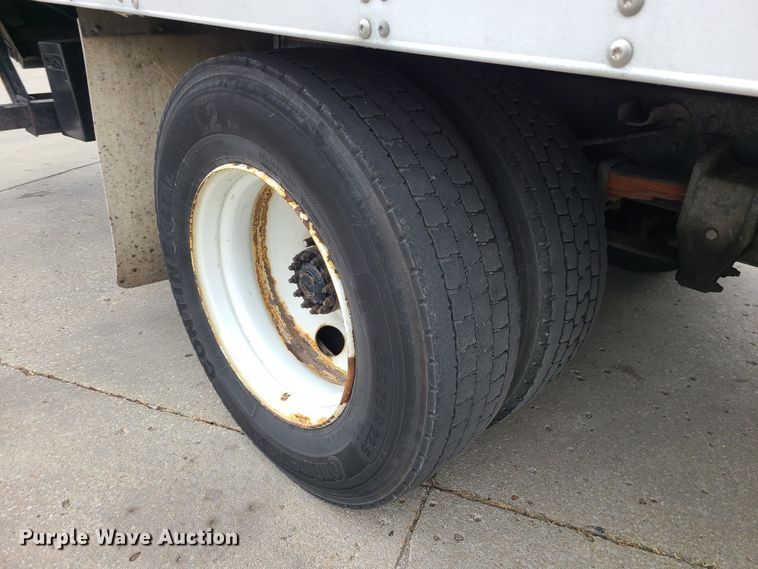 image for item JW9881 2007 Hino 268  box truck