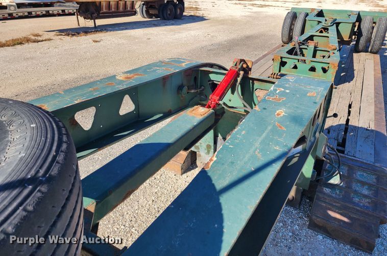 image for item KC9412 2010 Trail King TK110HDG-533  lowboy equipment trailer