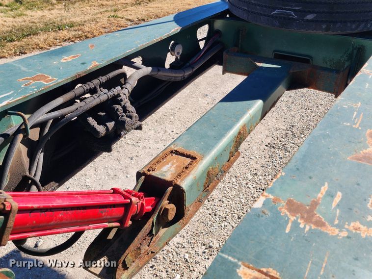 image for item KC9412 2010 Trail King TK110HDG-533  lowboy equipment trailer