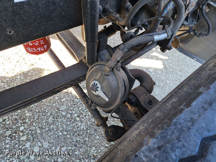 image for item KC9414 2010 Peterbilt 389  semi truck