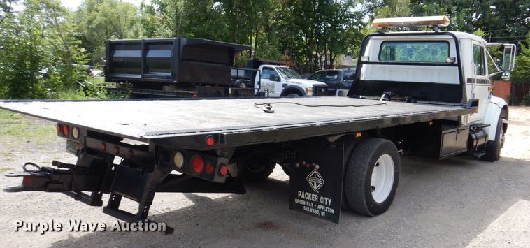 image for item KF9611 1998 International 4700  rollback truck