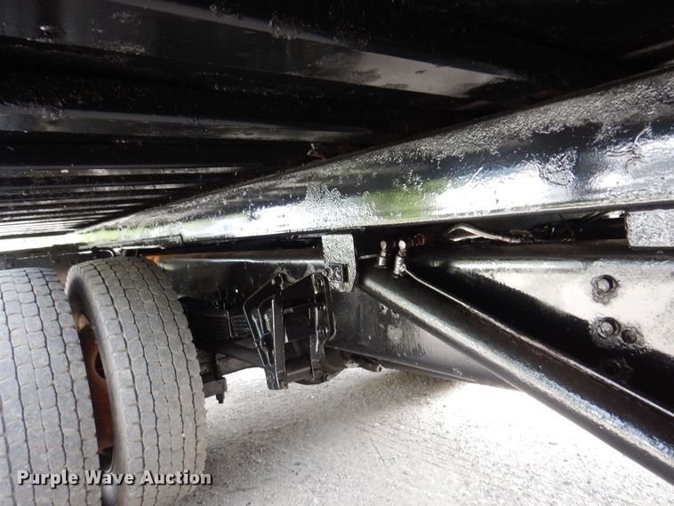 image for item KF9611 1998 International 4700  rollback truck