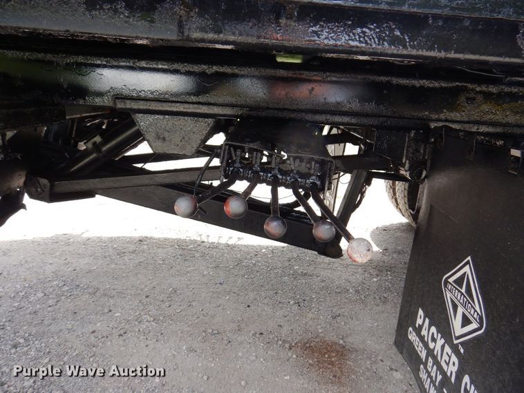 image for item KF9611 1998 International 4700  rollback truck