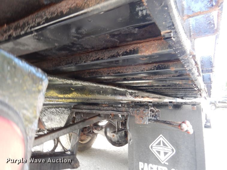 image for item KF9611 1998 International 4700  rollback truck