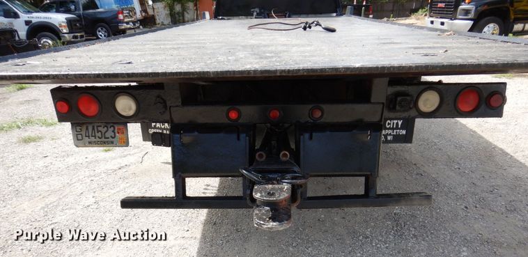 image for item KF9611 1998 International 4700  rollback truck