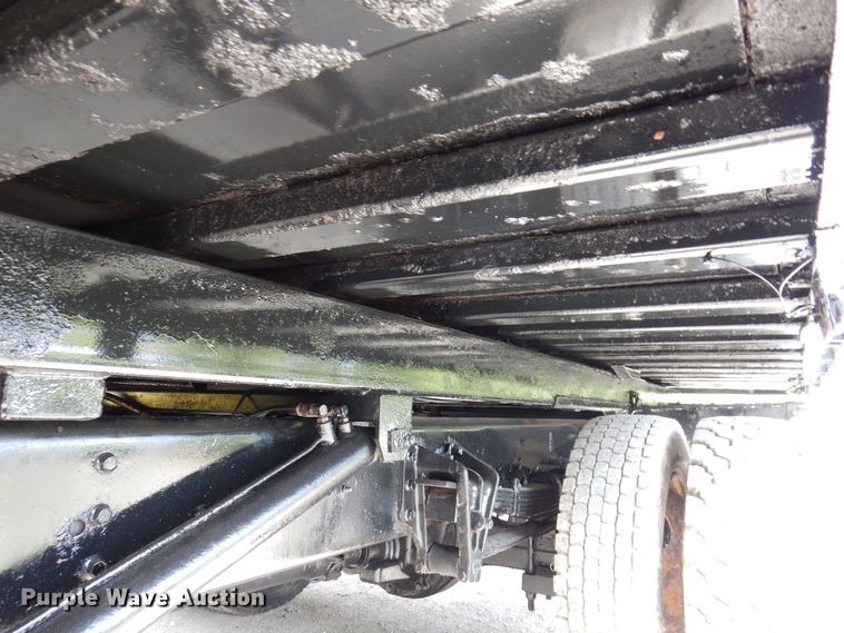 image for item KF9611 1998 International 4700  rollback truck