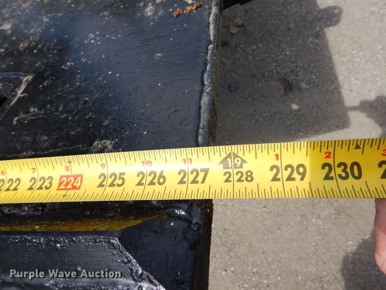 image for item KF9611 1998 International 4700  rollback truck