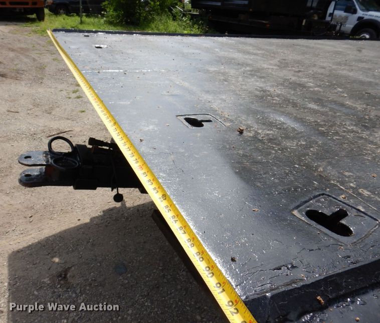 image for item KF9611 1998 International 4700  rollback truck